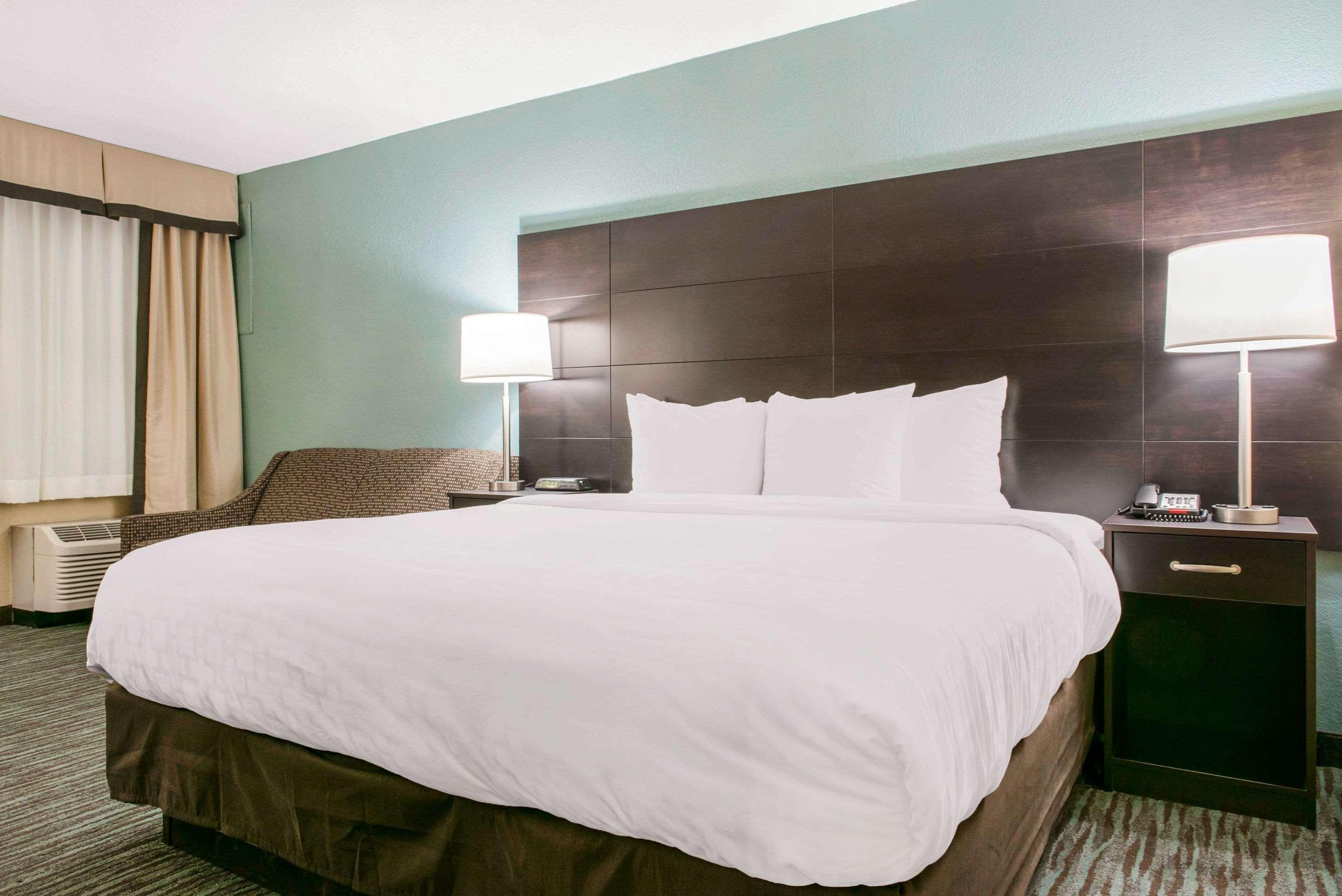 Quality Inn Dayton Airport Englewood Exterior photo