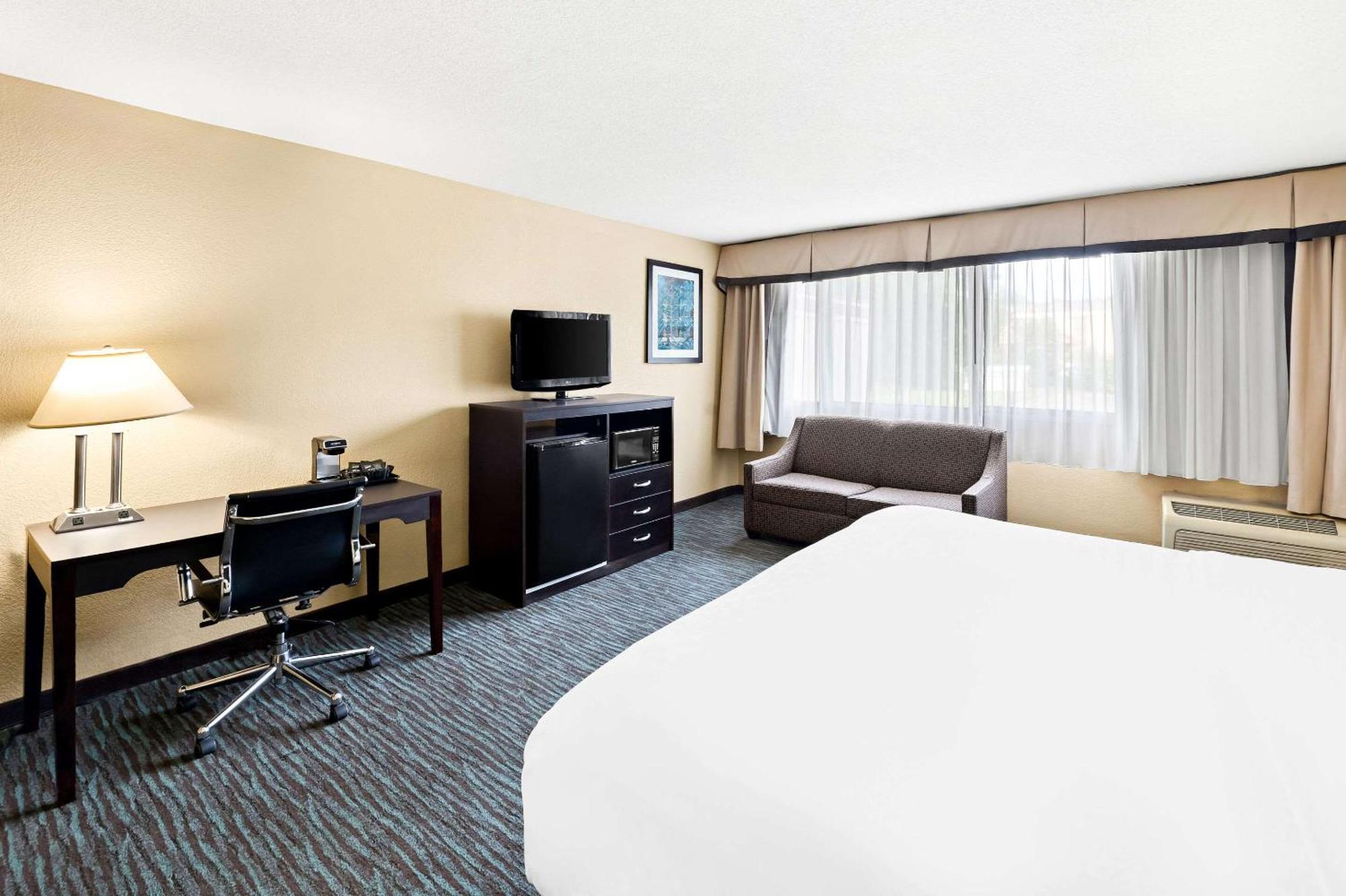 Quality Inn Dayton Airport Englewood Exterior photo