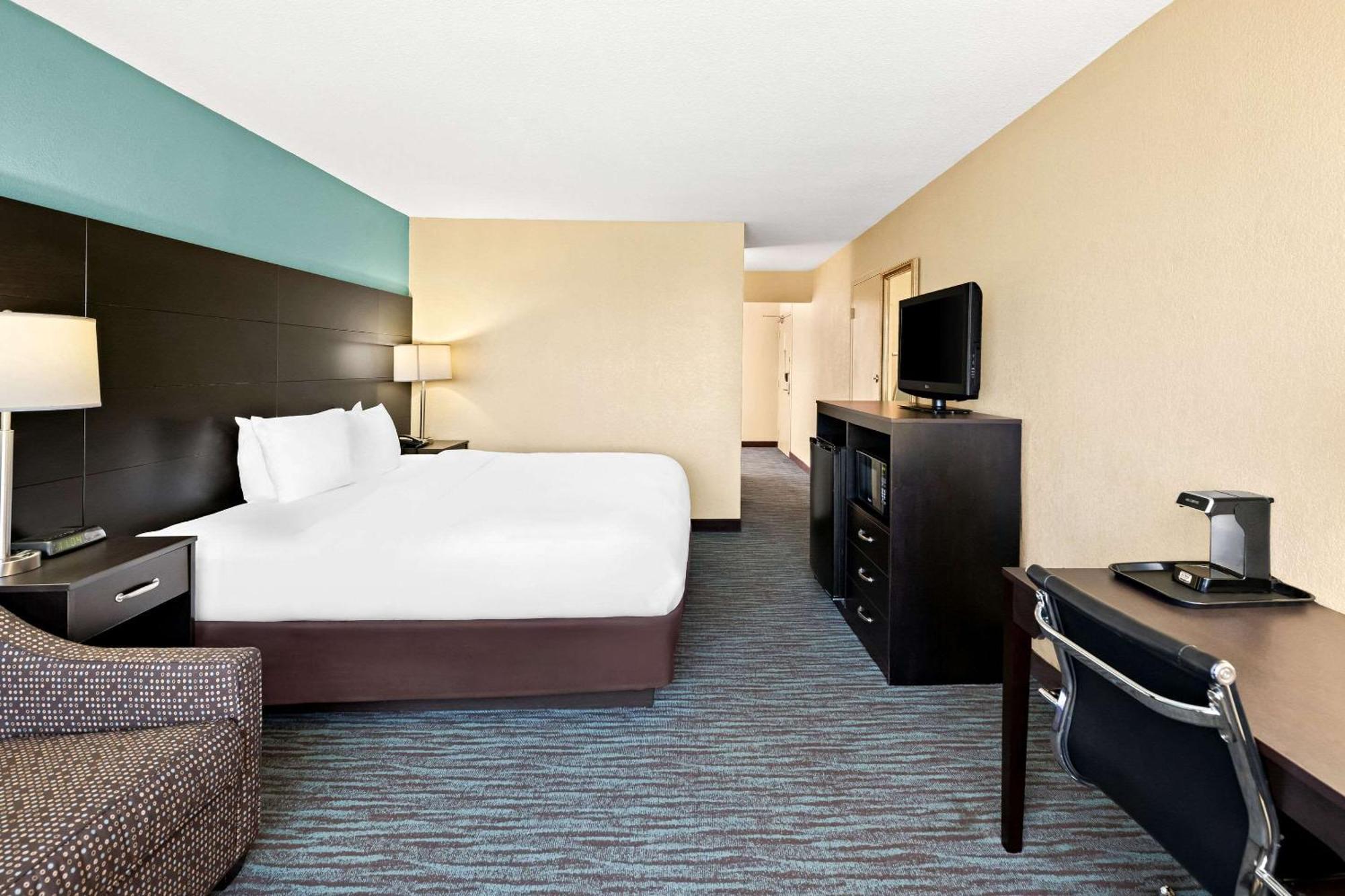 Quality Inn Dayton Airport Englewood Exterior photo