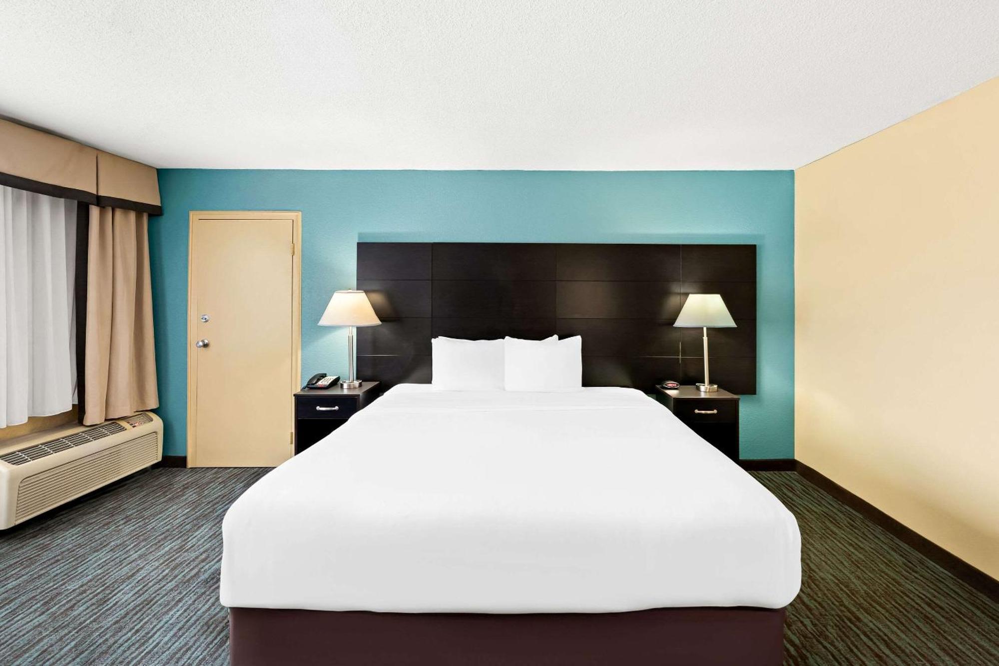 Quality Inn Dayton Airport Englewood Exterior photo