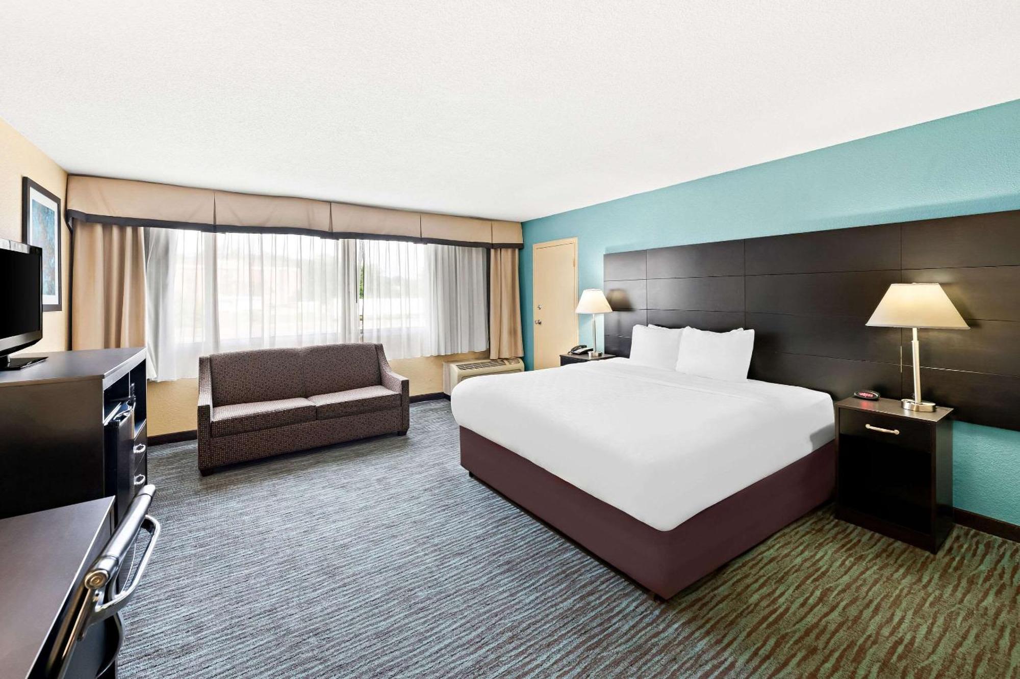 Quality Inn Dayton Airport Englewood Exterior photo