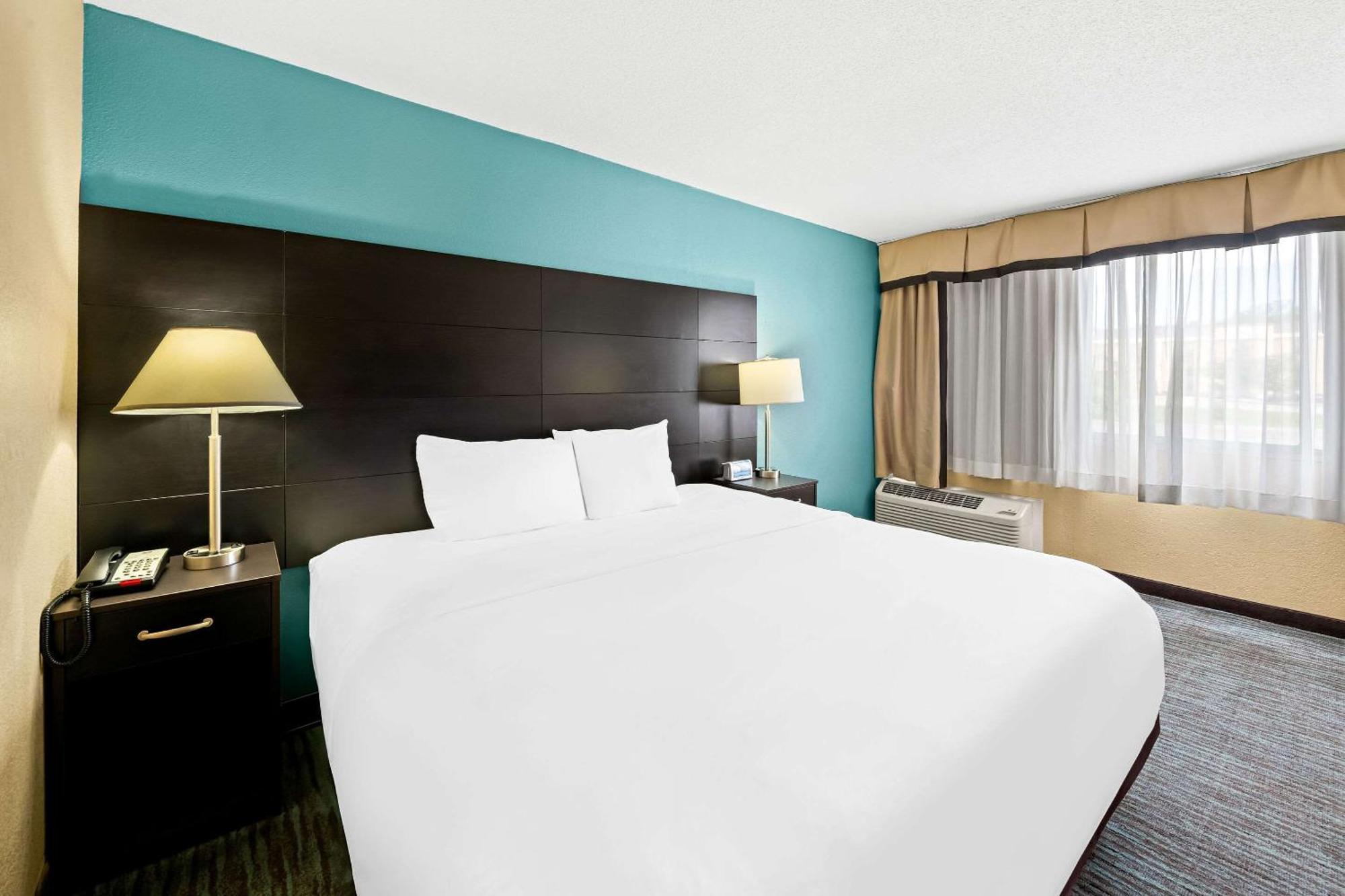 Quality Inn Dayton Airport Englewood Exterior photo