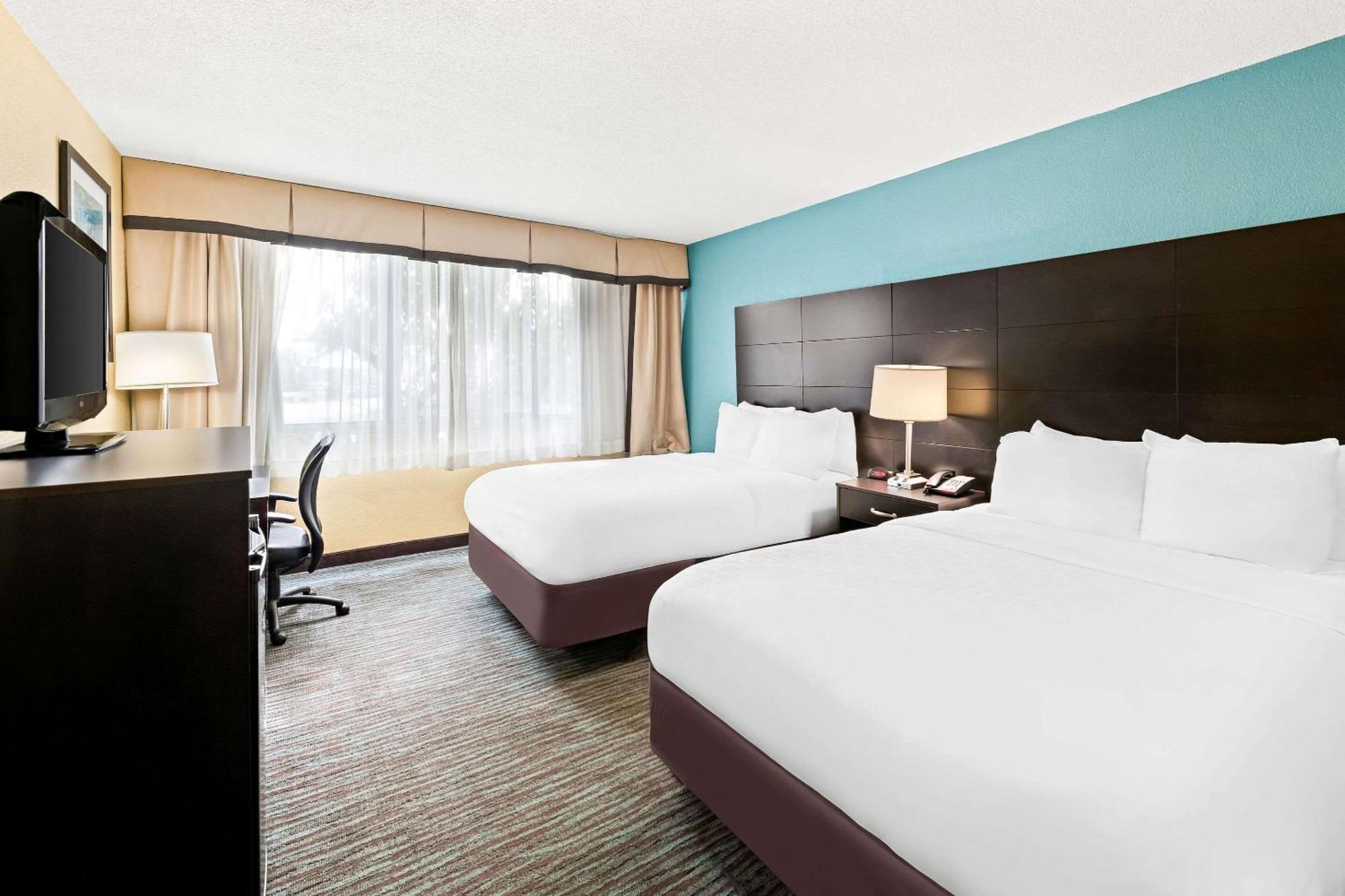 Quality Inn Dayton Airport Englewood Exterior photo