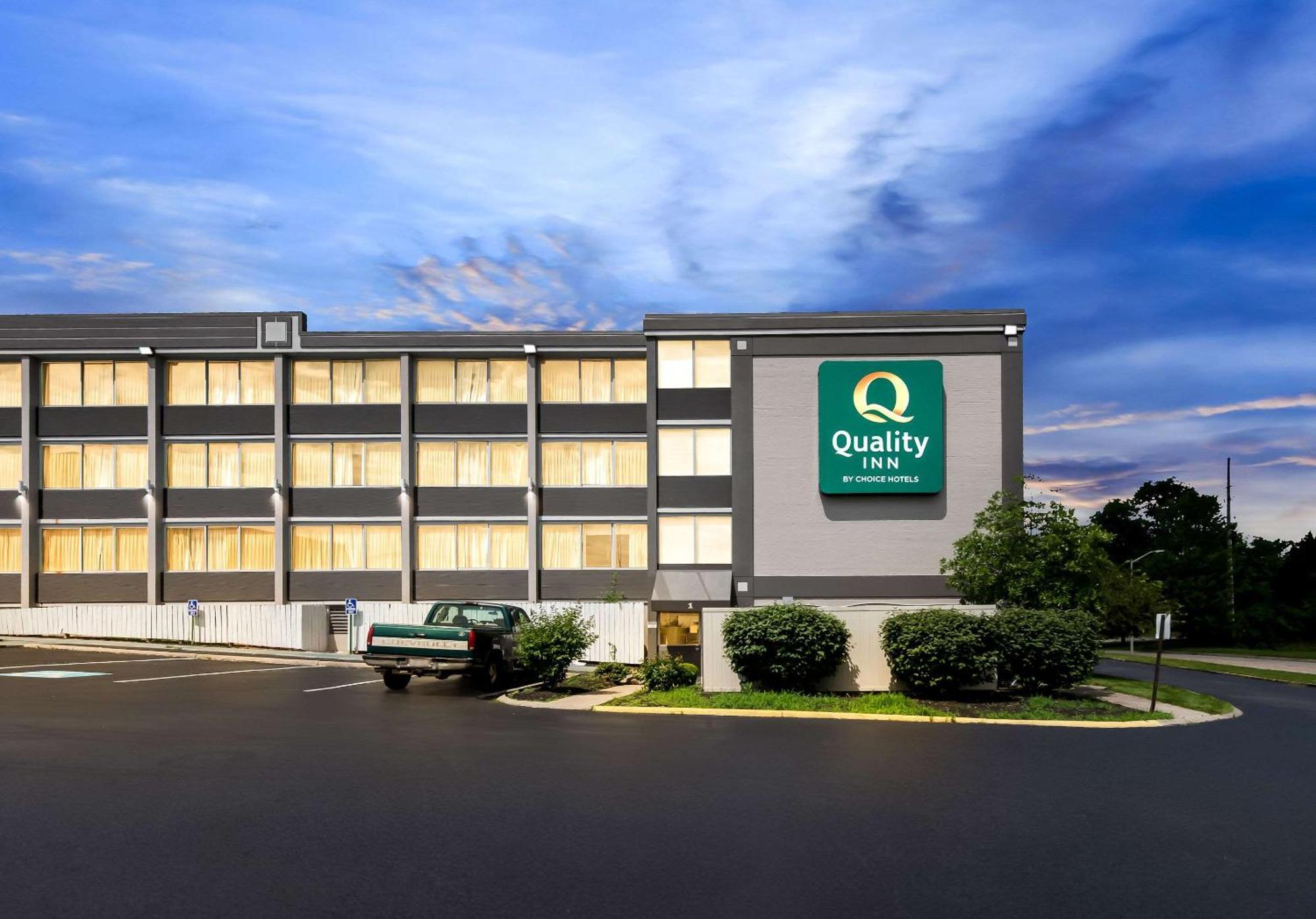 Quality Inn Dayton Airport Englewood Exterior photo
